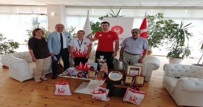 DOWN SENDROMLU SPORCUNUN ÖRNEK BAŞARI HİKÂYESİ