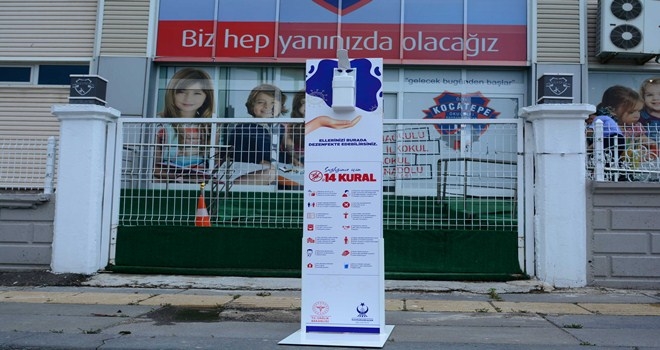 Okullara el dezenfekte üniteleri yerleştirildi