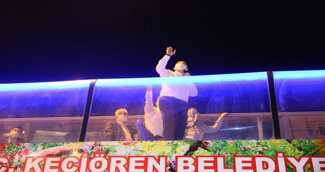 BAŞKAN ALTINOK OTOBÜSE ÇIKTI, 51 MAHALLEDE   KORONAVİRÜS UYARISI YAPTI