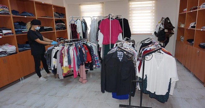 İHTİYAÇ SAHİPLERİNE YARDIM