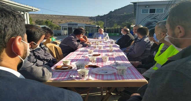 Acar, Sıfır Atık işçileriyle kahvaltıda bir araya geldi