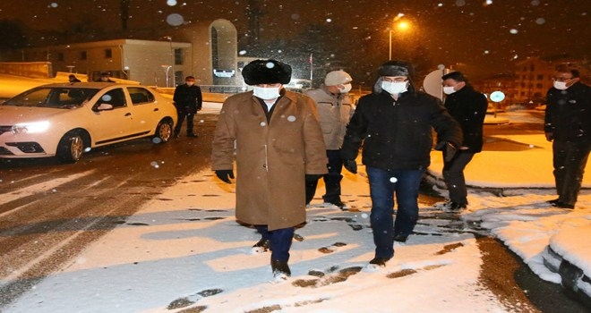 ALTINOK´TAN SABAHIN İLK IŞIKLARINA KADAR KAR MESAİSİ 