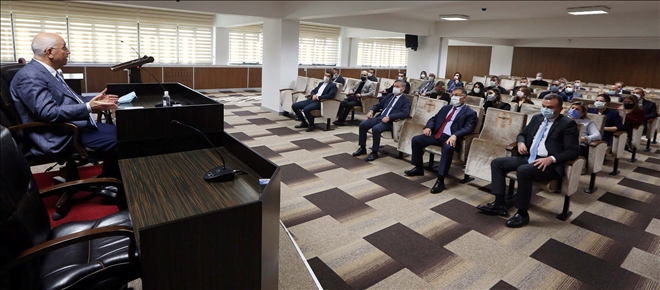 Başkan Yaşar 2021´in ilk toplantısını müdürlerle yaptı