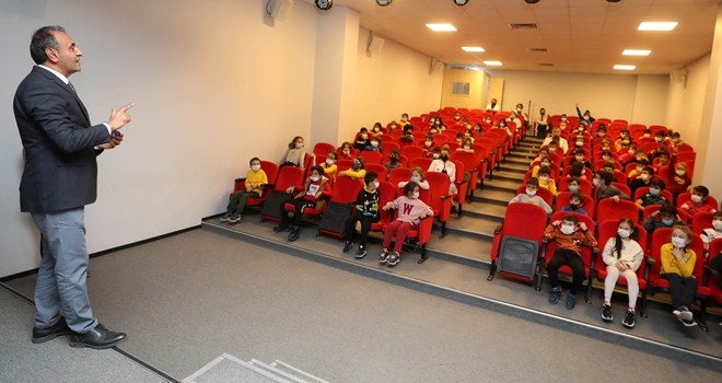Yenimahalle´de hayvan sevgisi aşılanıyor