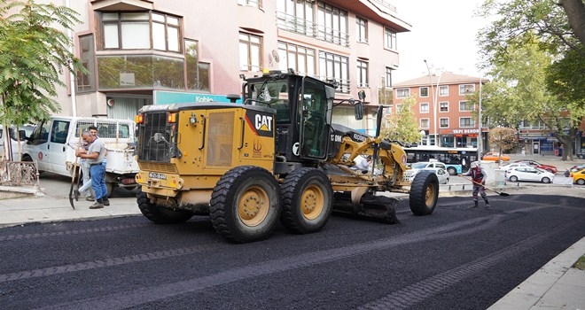 KEÇİÖREN´E 360 BİN TON ASFALT SERİLDİ