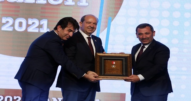 DEMİREL´E TÜRK DÜNYASI´NA KATKI ÖDÜLÜ
