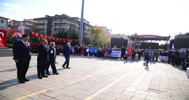 KAHRAMANKAZAN´DA 29 EKİM COŞKUSU
