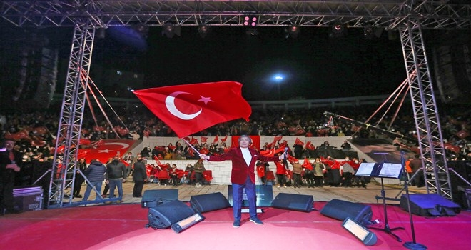 Cumhuriyetin 98. yılında Erol Evgin´li kutlama