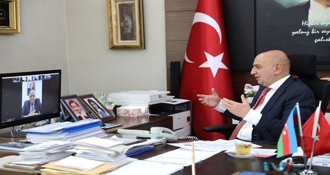 BAŞKAN ALTINOK AZERBAYCANLI BAŞKANLARA SESLENDİ, DENEYİMLERİNİ PAYLAŞTI