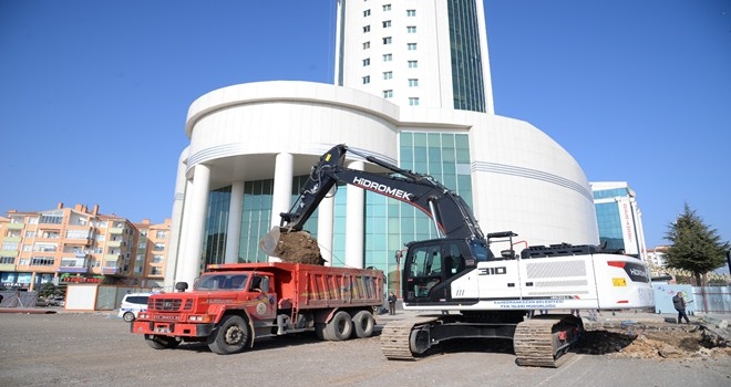 Kent meydanı için çalışmalar başladı