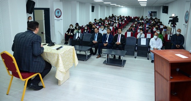 Öğretmen Başkan liselilerle buluştu