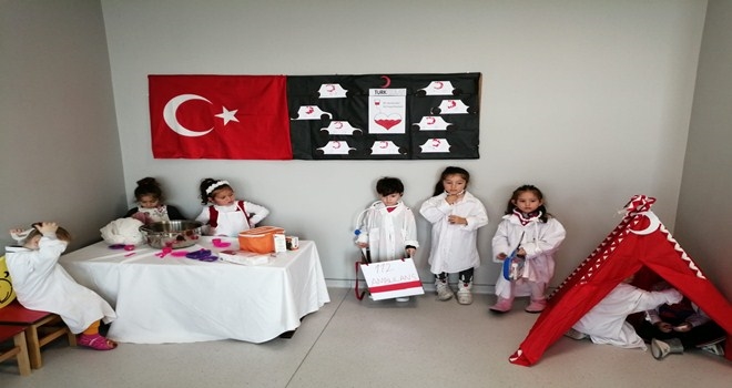 Miniklerden renkli Kızılay Haftası etkinliği