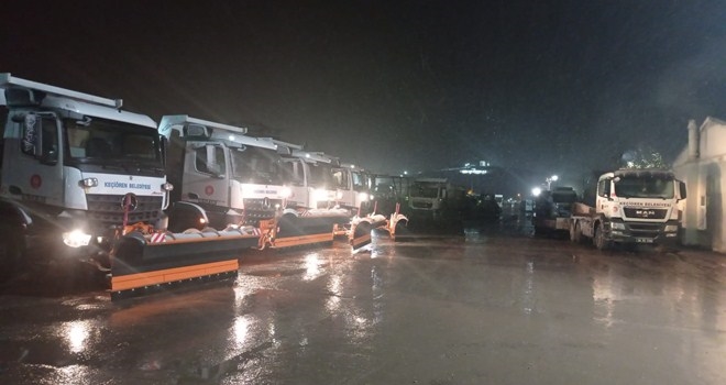 KEÇİÖREN´DE SABAHA KADAR KAR MESAİSİ