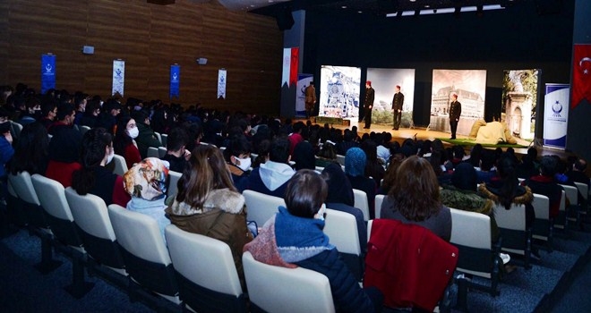?Feda? oyunu Kahramankazan´da öğrencilerle buluştu