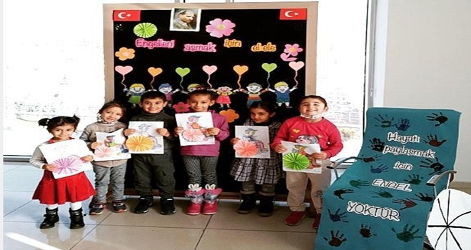 Engelliler Günü için resim yaptılar