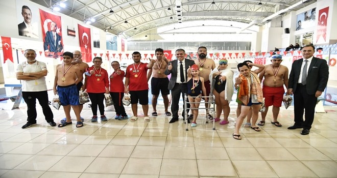 Profesyonellere taş çıkarttılar 