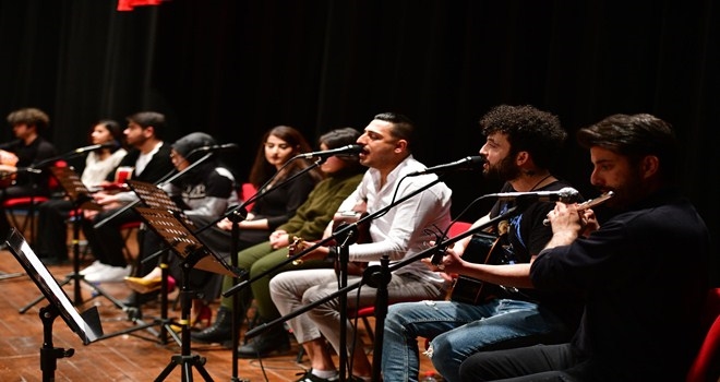 Mamaklı Gitaristler sahnede