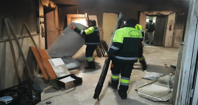EVİ YANAN VATANDAŞLARA KEÇİÖREN  BELEDİYESİNDEN TEMİZLİK HİZMETİ