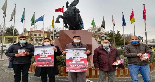 ANKARA´DA AÇILAN HDP KAPATILSIN MASALARINDA BİNLERCE İMZA TOPLANDI
