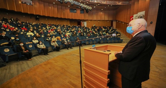 Yaşar Yenimahalle´nin eğitmenleriyle buluştu