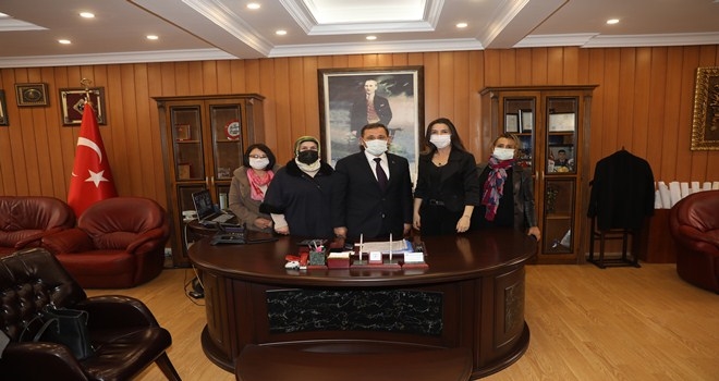 YENİ MUHTARLAR DEMİREL´İ ZİYARET ETTİ