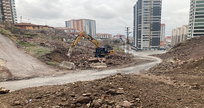 KEÇİÖREN´DE YENİ PARK İÇİN İLK KAZMA VURULDU