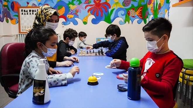 KEÇİÖRENLİ MİNİKLER ÇOCUK EĞİTİM MERKEZİ´NDE BİLİMLE BÜYÜYOR