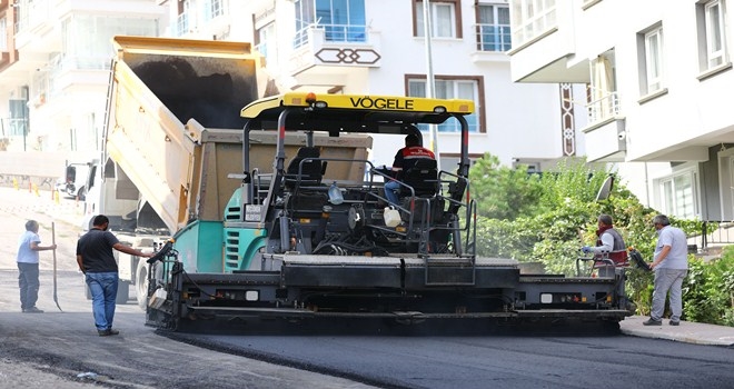 KEÇİÖREN BELEDİYESİNDEN 2 YILDA 300 BİN TON ASFALT SERİMİ 