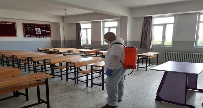SAĞLIKLI EĞİTİM İÇİN OKULLAR DEZENFEKTE EDİLDİ