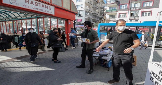 Maske ve dezenfektan dağıtımına hız verildi