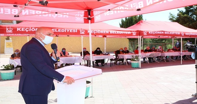 BAŞKAN ALTINOK HUZUREVİNDEKİ YAŞLILARIN  BAYRAMINI KUTLADI