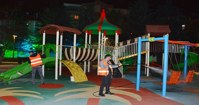 KEÇİÖREN´DEKİ PARKLARDA BAYRAM SONRASINA HAZIRLIK 