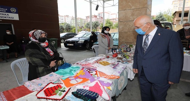 Başkan Yaşar, Kadın Emeği Sergisi´ni gezdi
