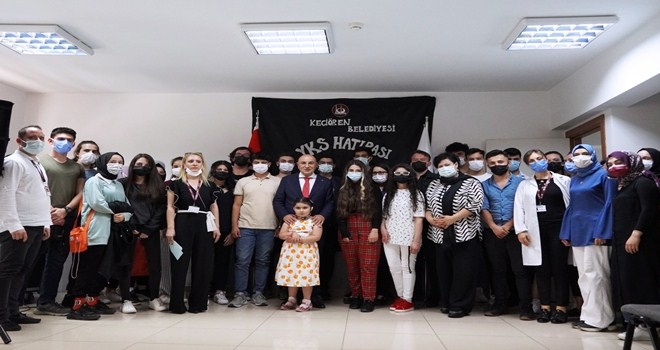 BAŞKAN ALTINOK YKS ÖĞRENCİLERİNE MORAL VERDİ 