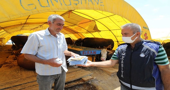 Yenimahalle´den maske ve dezenfektan dağıtımı
