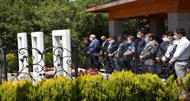 Kızılcahamam´da 15 Temmuz dolayısıyla şehit kabirleri ve aileleri ziyaret edildi