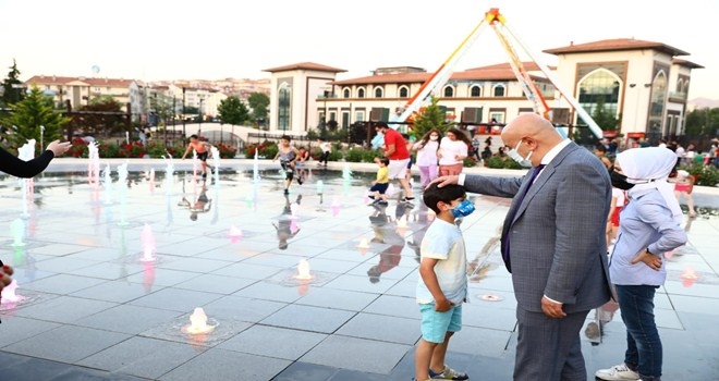 ÇOCUKLAR ISLANMA HAVUZUNA AKIN ETTİ