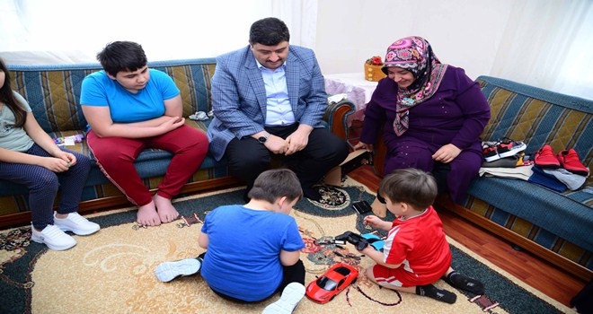 Çocukların yüzü bayram öncesinde güldü 