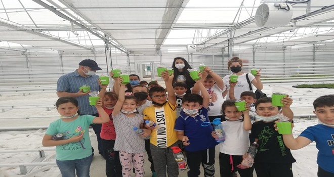 Tohumlar minik ellerle toprağa kavuştu 