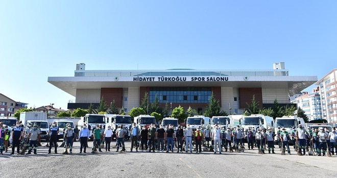 Mamak´ta köşe bucak temizlik sürüyor