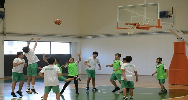 Mamaklı minikler turnuvada boy gösteriyor