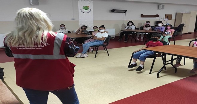 Miniklerden Deprem tatbikatı