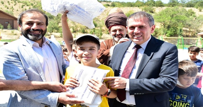 Üreğil Millet Bahçesi´nde Mezuniyet Heyecanı 