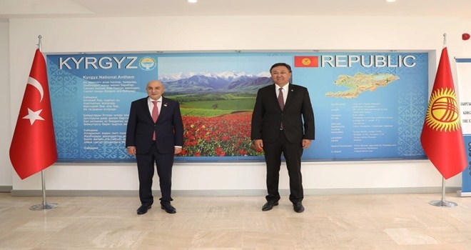 KIRGIZİSTAN CUMHURBAŞKANI CAPAROV´DAN  BAŞKAN ALTINOK´A DEVLET NİŞANI 