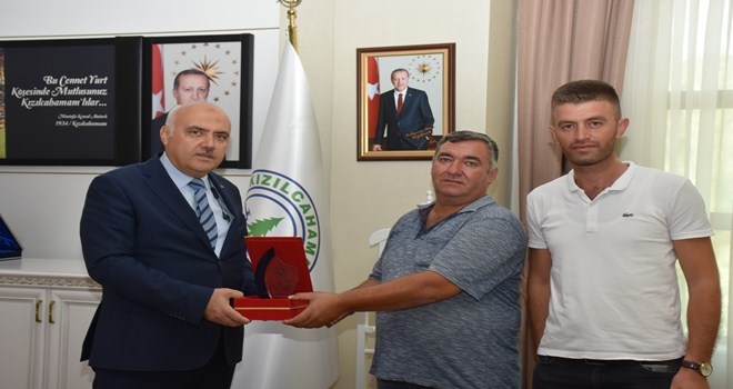 Başkan Acar´dan Belediye Personeline Anlamlı Ödül