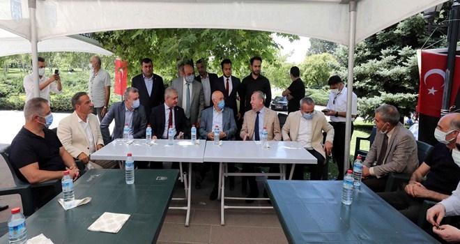 Başkan Yaşar Çorumlularla bir araya geldi