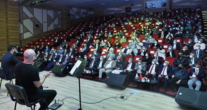ERTAŞ, HEYKELİNİN BULUNDUĞU MÜZEDE TÜRKÜLERİYLE ANILDI