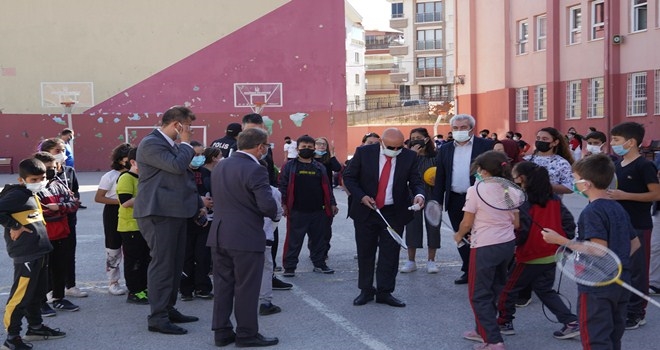 KEÇİÖREN BELEDİYESİNDEN OKULLAR  İÇİN ?CAM POTA´ SEFERBERLİĞİ 