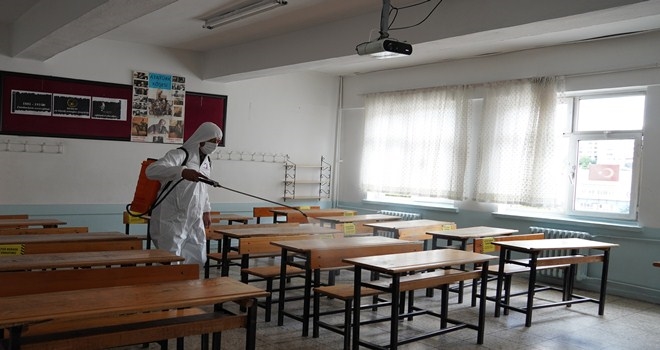  KEÇİÖREN´DE OKULLAR İÇİN  ?DEZENFEKSİYON TİMİ´ KURULDU
