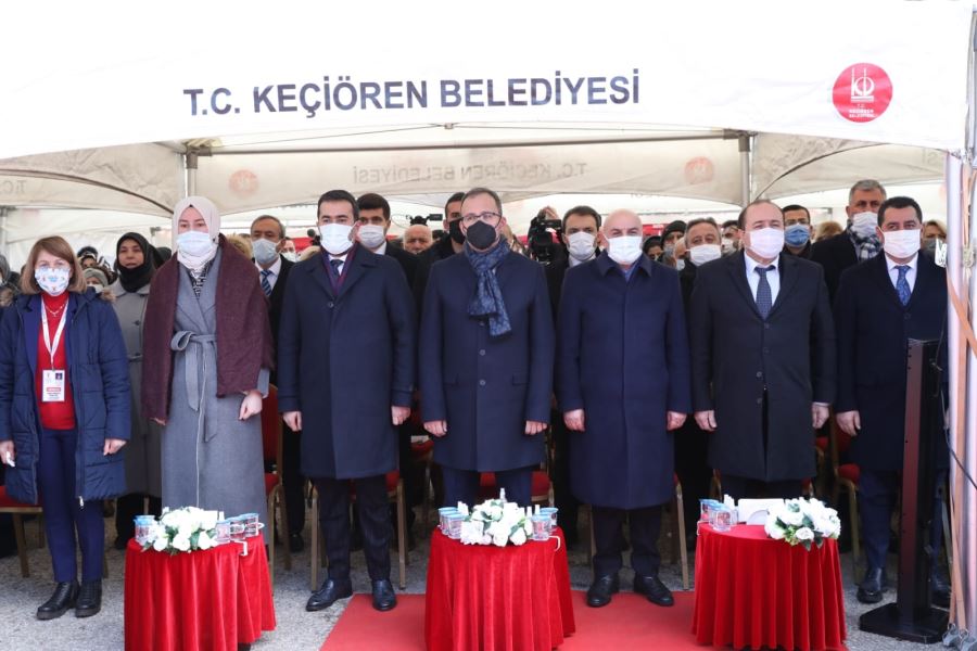 KEÇİÖREN’DE 35 YENİ SPOR TESİS AÇILDI,  GENÇLİK MERKEZİNİN TEMELİ ATILDI